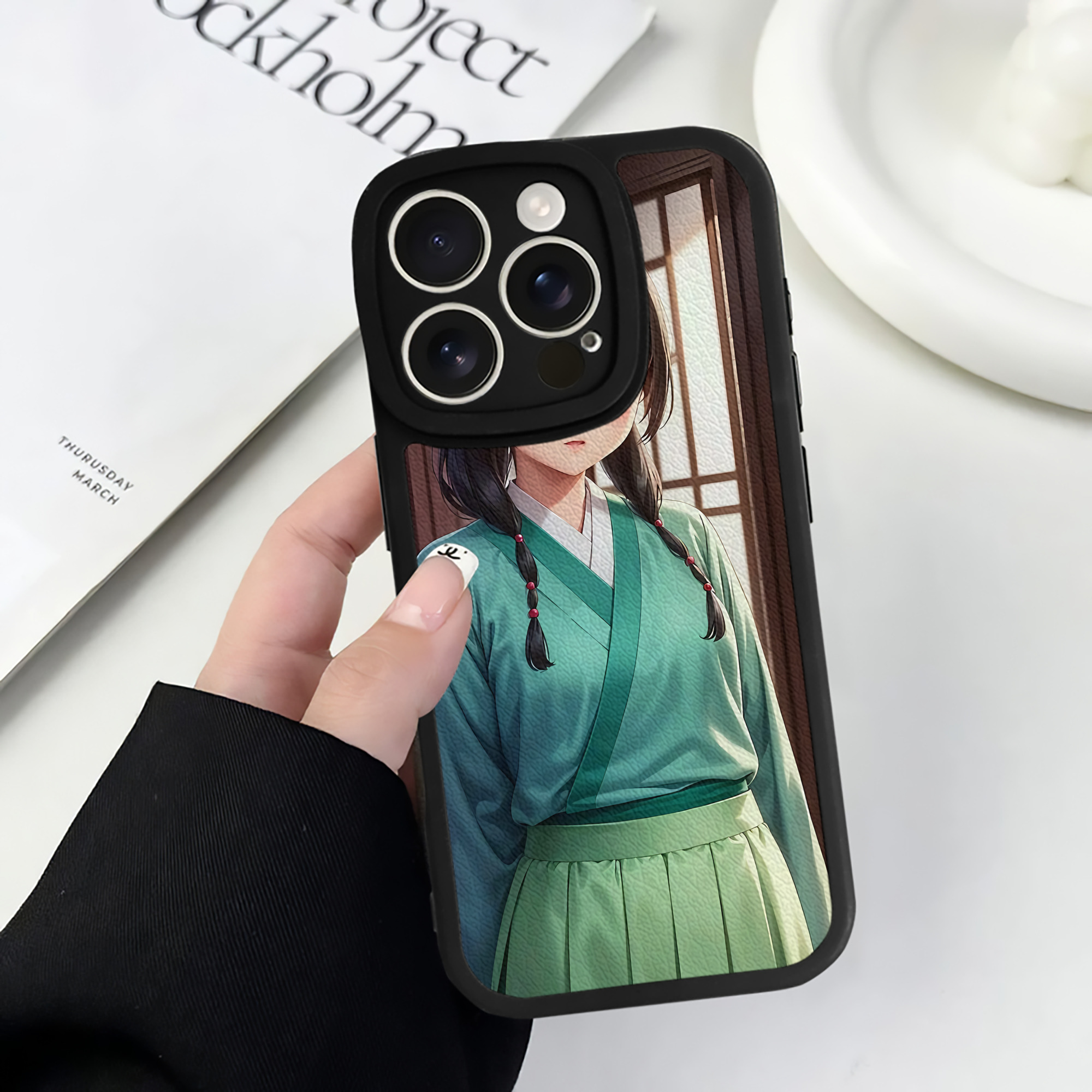 薬屋のひとりごと The Apothecary Diaries 【iPhone 16シリーズ対応】シリコンスマホケース（レザー調） 材質：シリコン